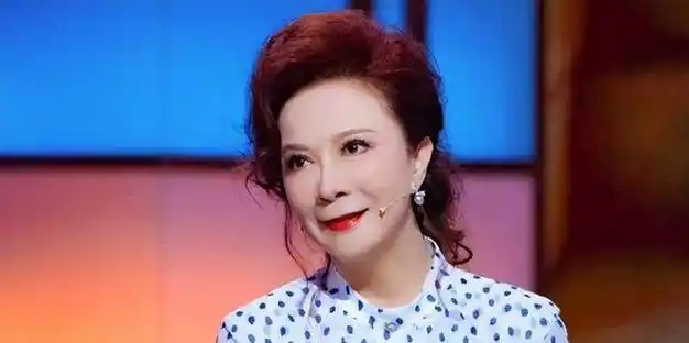 从"小品女王"到"引发群嘲",蔡明到底做错了什么?|郭达