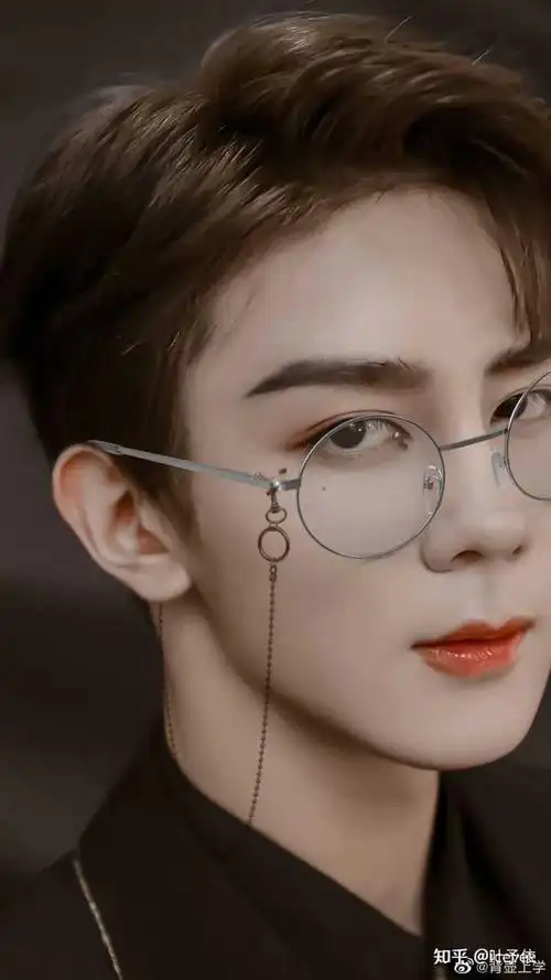 各位知友,能贡献一下夏之光的照片吗?