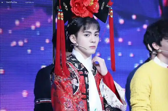 曾舜晞女装名场面