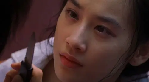 周星驰《功夫》很经典,但黄圣依这个穿帮镜头,却很少有人发现