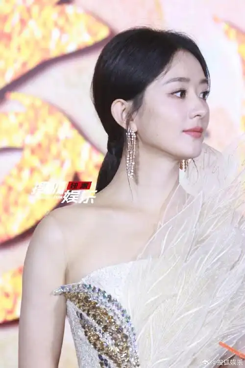 赵丽颖羽纱仙子裙##赵丽颖发布会路透##与凤行 榴莲飘飘的仙侠风#与