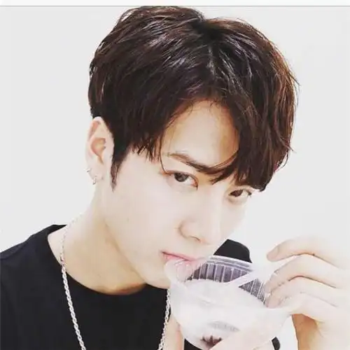 男生"偏分"发型过时了吗?_刘海