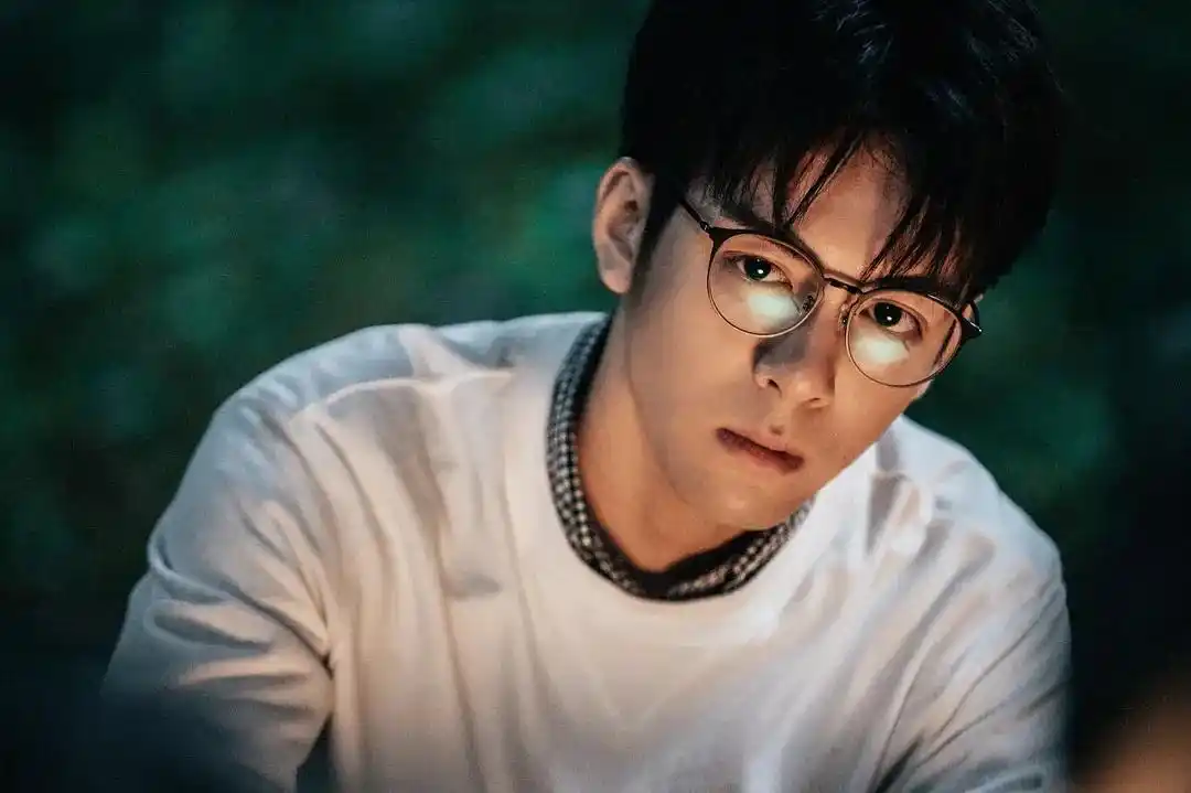 曾舜晞眼睛真的好大啊,我看完终极笔记要变路人粉了