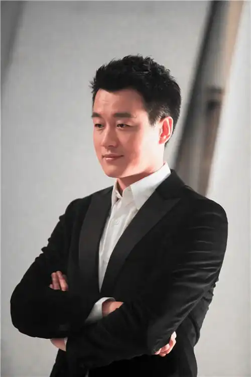 《一年级》佟大为返校当老师:弥补遗憾!