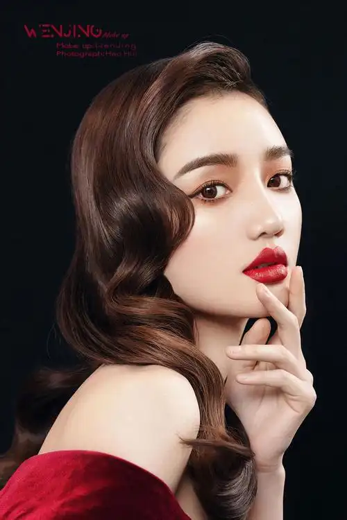 人物美容网红护肤性感小清新女模美背复古甜美性冷淡ins造型法式港风