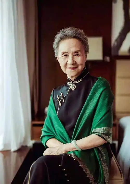 演技再高超也"演"不出来!有"书香气"的女星,我只认这6位!