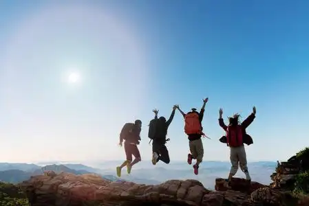 徒步快乐运动图片