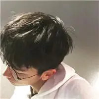 眼镜男生个性头像个性男生头像戴眼镜
