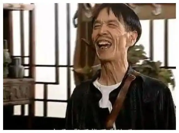 不满给澡堂子看大门,辞职做演员真正的大器晚成,61岁走红成男神