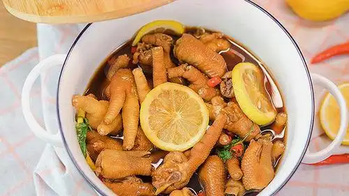 酸辣爽口的柠檬鸡爪怎么做,秘诀全在这里了!好吃到停不下来!