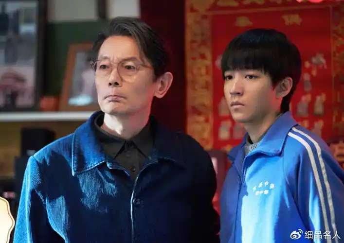 李萍冲击金爵奖影后!她的两任丈夫都是演员,丧偶后担心女儿婚恋