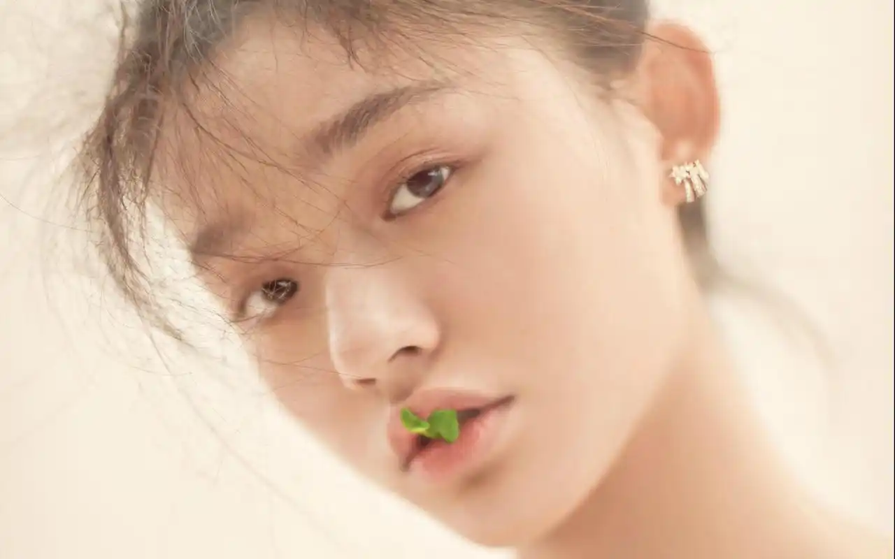 星女郎林允清纯唯美艺术写真图片桌面壁纸