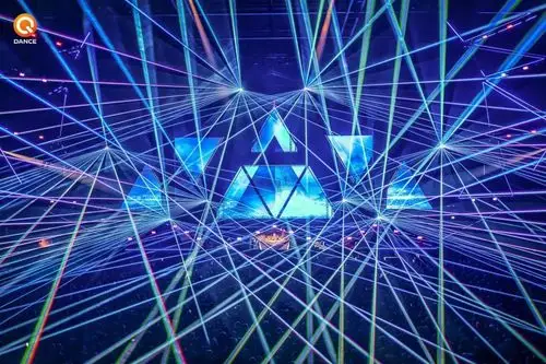 如何让舞台更像一场高级大秀这些舞美可以实现