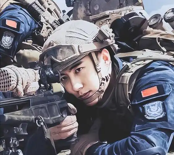 黄景瑜:在娱乐圈"服兵役"的男明星,穿上军装究竟有多帅?