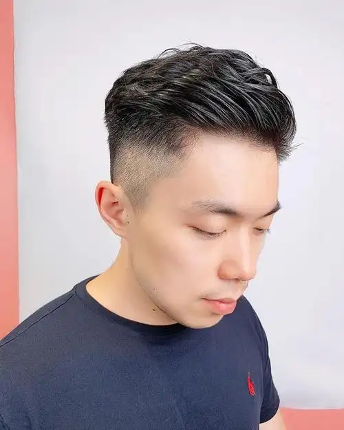 一,两边铲大背头发型