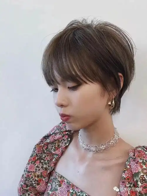 2021巨火网红超a超短发定型烫