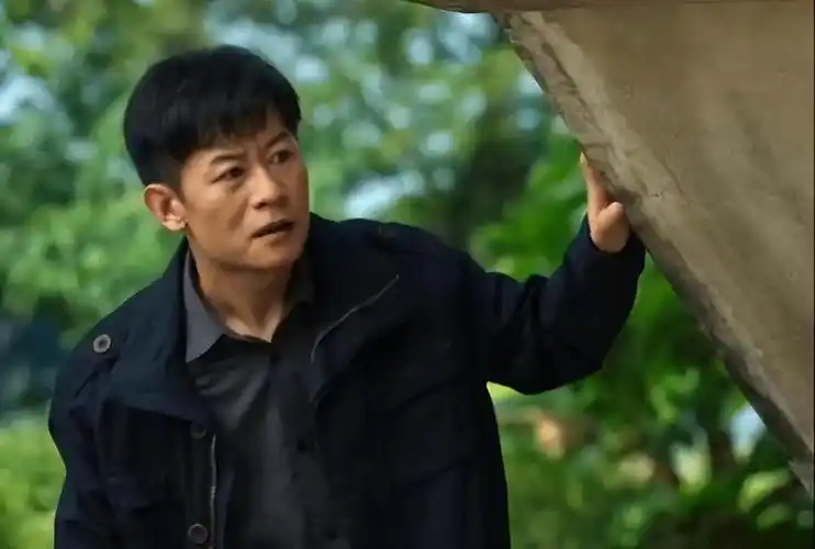 这一天,李健外出准备去剧组试镜角色,到达剧组时,好巧不巧又见到了