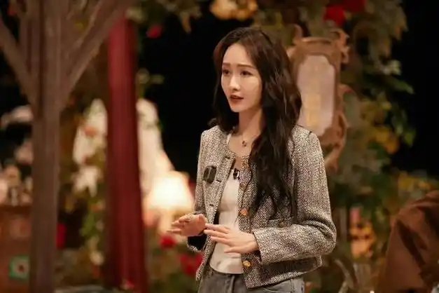 2显低迷,王鸥回归引关注,陈哲远作为新人加盟|鬼鬼|何炅|撒贝宁|女