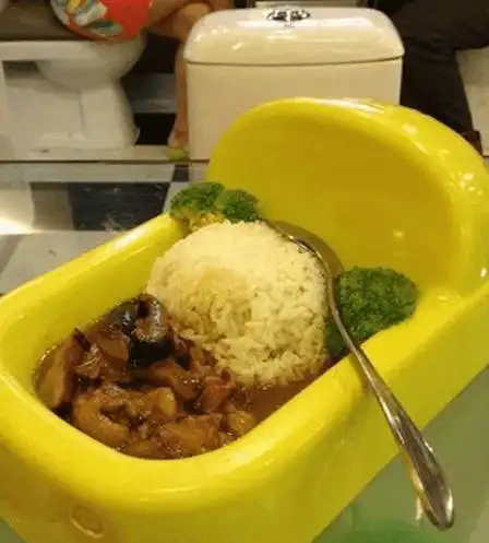 直击全世界最恶心的饭店, 拿马桶当餐, 看着都恶心|马桶|饭店|餐厅