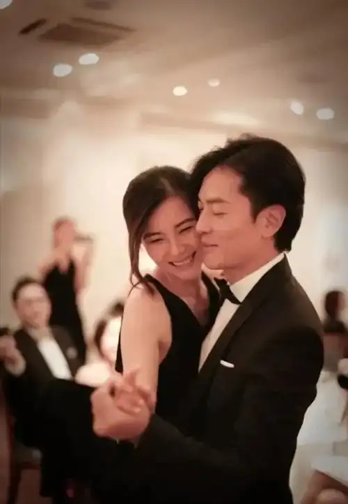 梁咏琪和郑伊健相恋了七年后,最后还是分手了