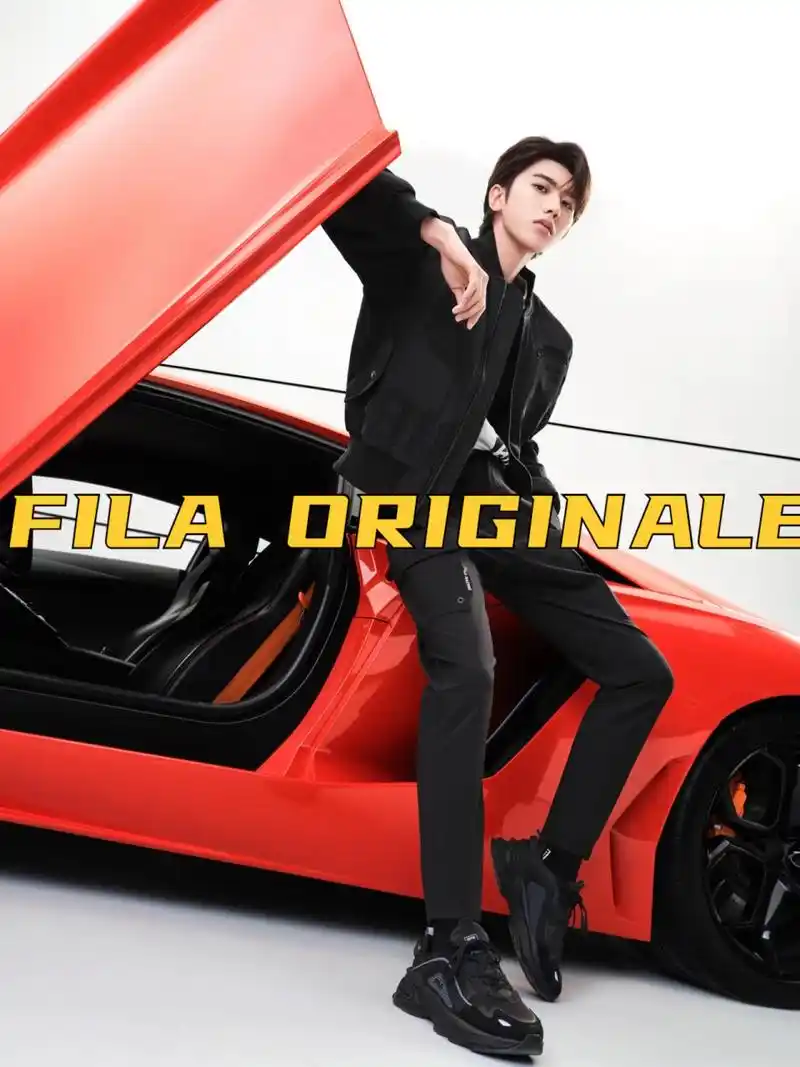 fila originale |蔡徐坤超跑大片正等待查收 fila代言人蔡徐坤拍了拍