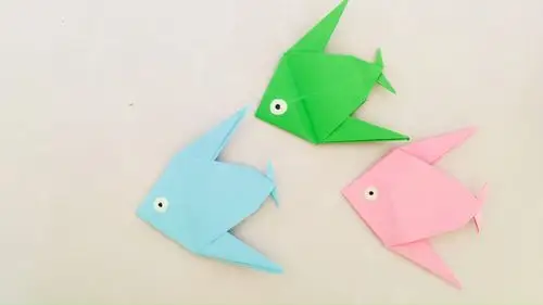 幼儿园简单手工小鱼折纸方法