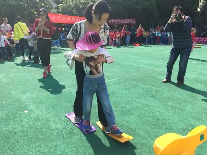 左,右,左,大脚小脚一起走