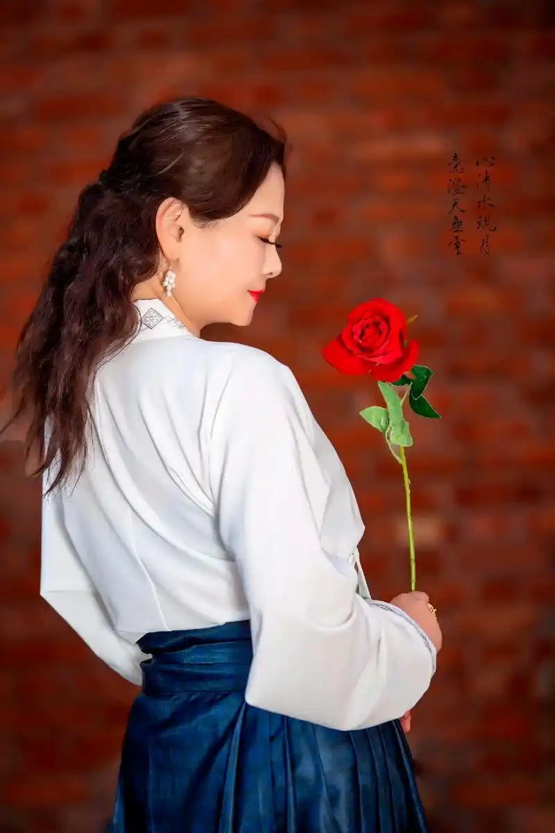 拍摄～时光 生命需要阳光,心态更需要阳光.阳光女人,拥有阳光 - 抖音