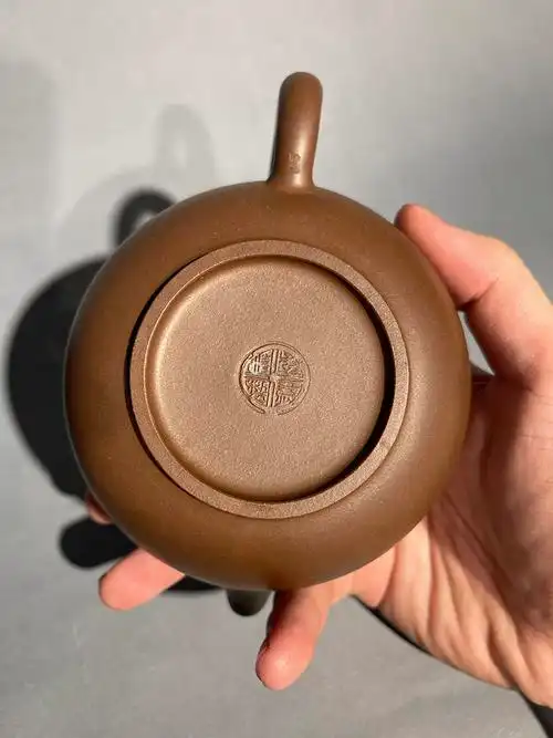 现代 季益顺 紫砂圣桃壶