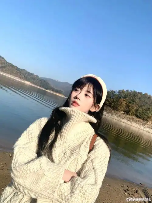 鞠婧祎冬日暖阳照##冬日阳光下的鞠婧祎