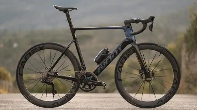 2023户外攻略(412)评论:最佳公路自行车之三:捷安特giant propel