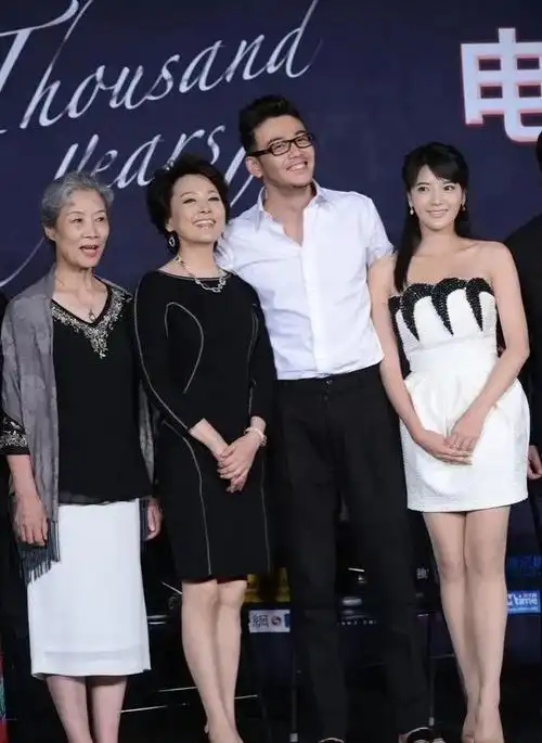 83岁老戏骨吕中嫁给镇元大仙吴桂苓一双儿女皆是龙凤