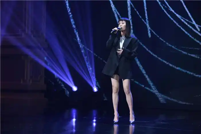 中国好声音历届冠军李琦,蒋敦豪,扎西平措与好声音优秀歌手毕夏,赵露