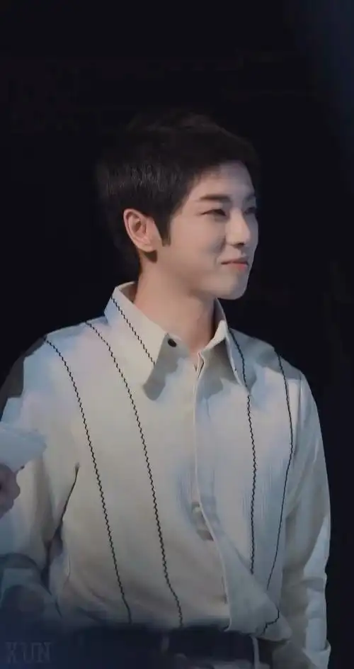 华晨宇笑起来也太好看了吧!