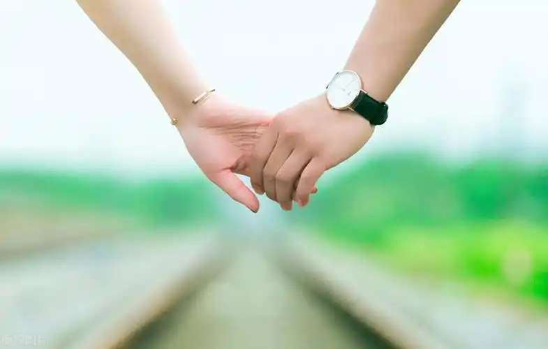 为什么男生,要主动地去牵手女生,以及牵手的方法