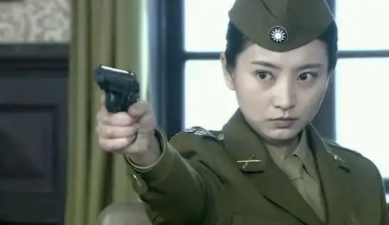 【图】黎明前的抉择全集 斓曦一人两角拼演技