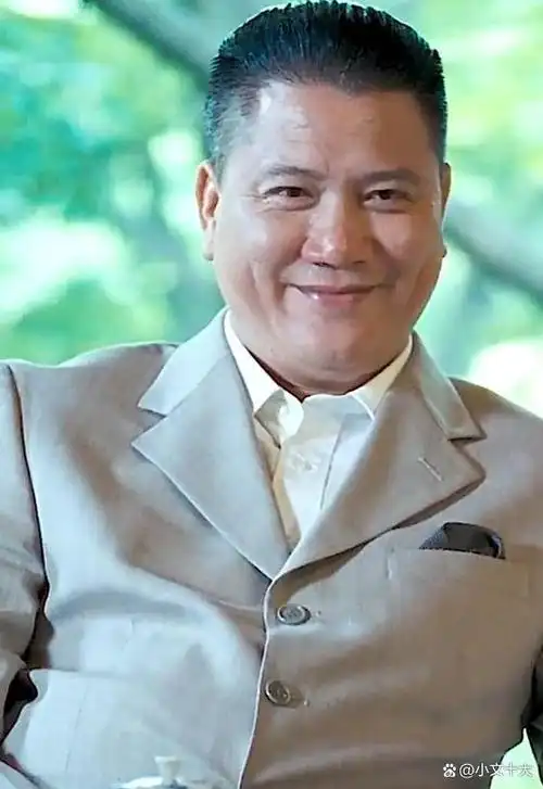 人物留这种发型才够威风下面我们就盘点一下7大影视大佬的大背头名