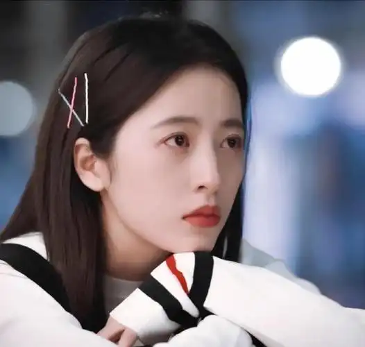 《周雨彤:与肖战共同北漂,是多年好友,她是谁?