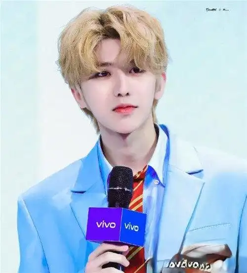 蔡徐坤最新发型 帅气到让人尖叫