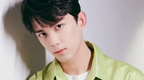 电脑壁纸 明星 大陆明星 吴磊夏日小清新帅气写真