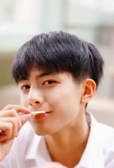 男孩发型2022最新图片13岁