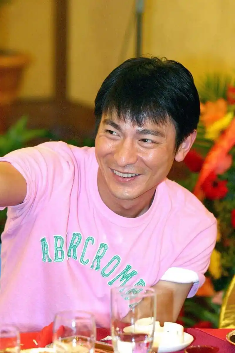 刘德华王宝强合唱《八角笼中》推广曲,歌词和电影慢慢故事感!