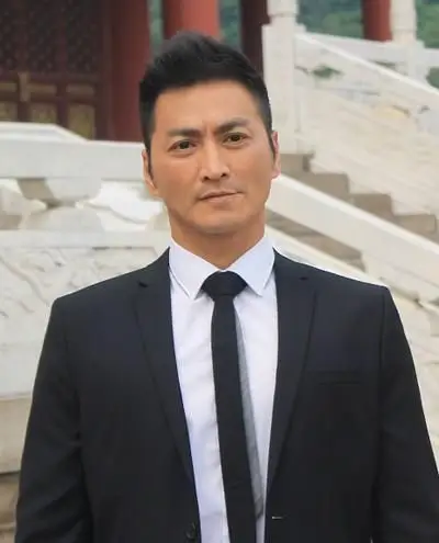 何家劲肖像权使用费