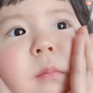 萌娃丸子妹表情包动图 q弹的大肉脸~想捏!