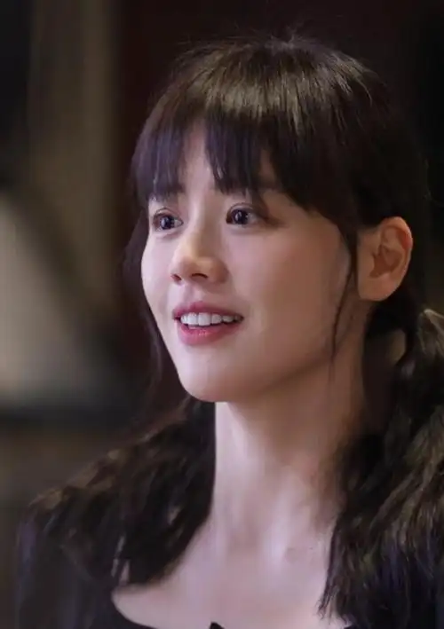 如今理解许鞍华了如果是这个造型演葛薇龙马思纯也许不会被骂