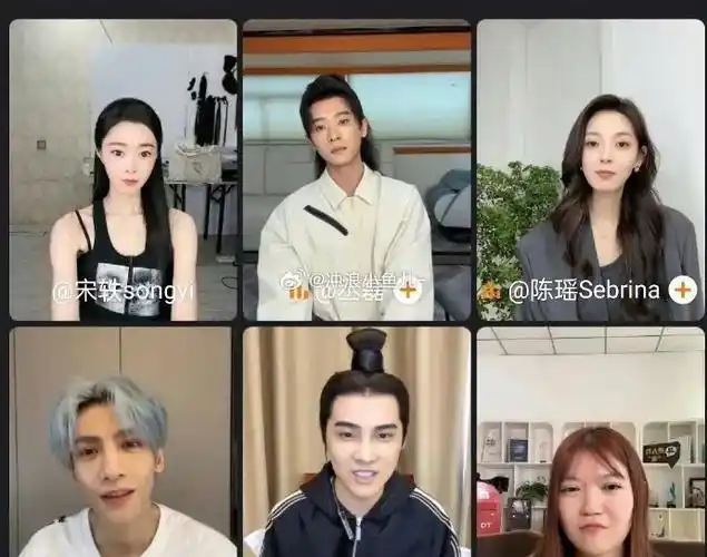 这究竟是"不顾一切"地秀恩爱,还是"曲线救国"地蹭蹭男朋友的热度呢?