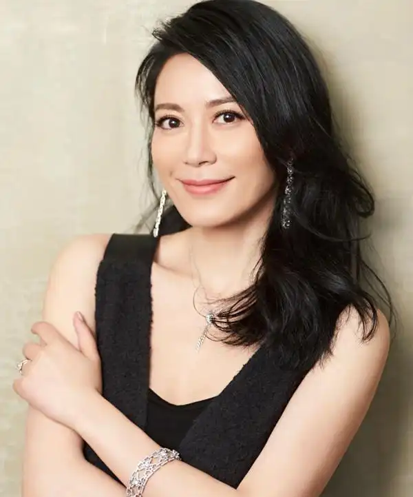 俞飞鸿佩戴forevermark美钻闪耀米兰时装周