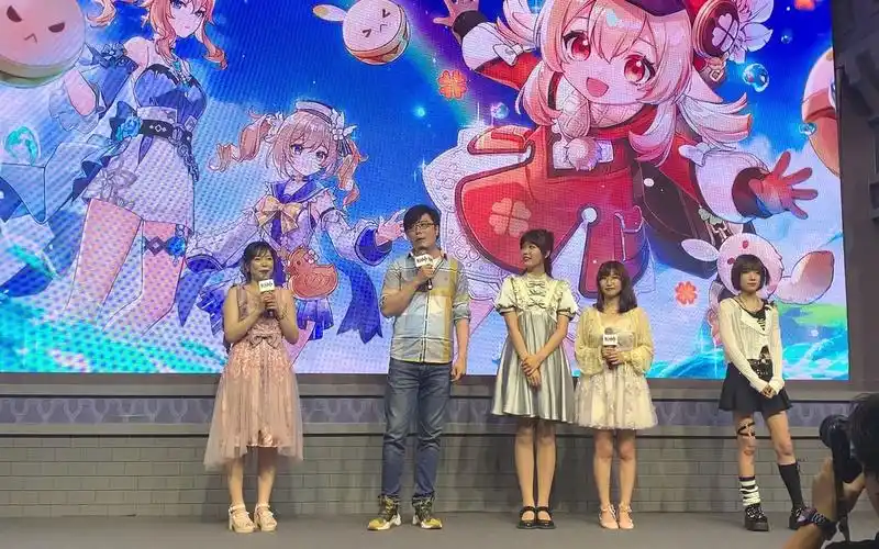 彭导竟携马老师,簌簌,花玲,喵酱来到bw原神展位!