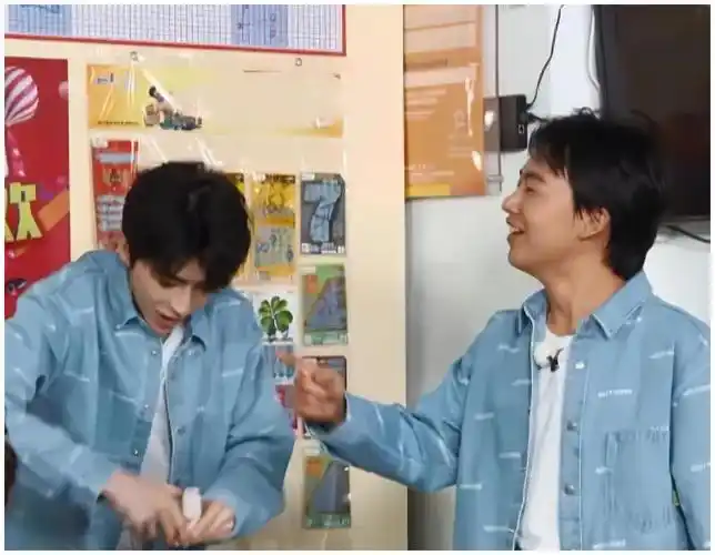 郭麒麟向蔡徐坤拜师学跳舞,但听到条件后,立刻反悔