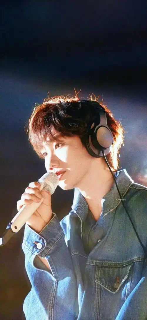 汪苏泷    07壁纸·x二改·抱评